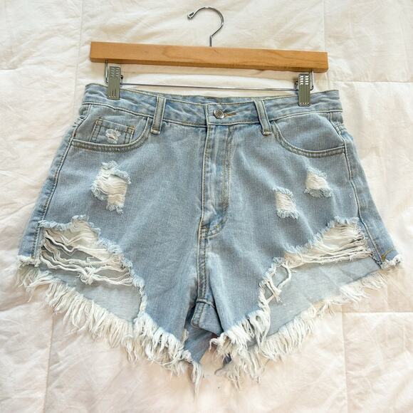 NWOT Shein High Rise Distressed Denim Shorts Light Wash Frayed Hem Women’s M - Picture 1 of 5